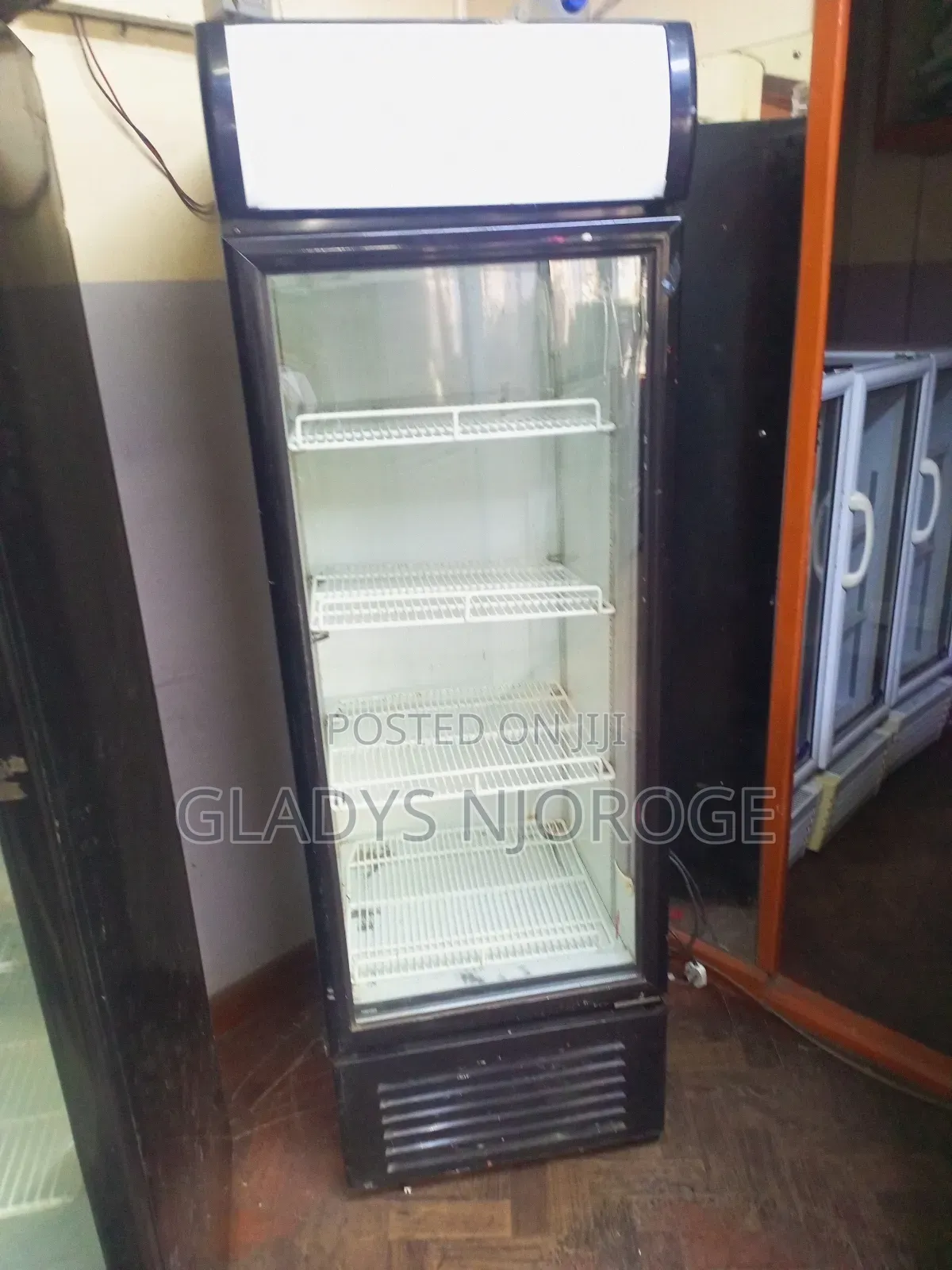 Neat Display Fridge