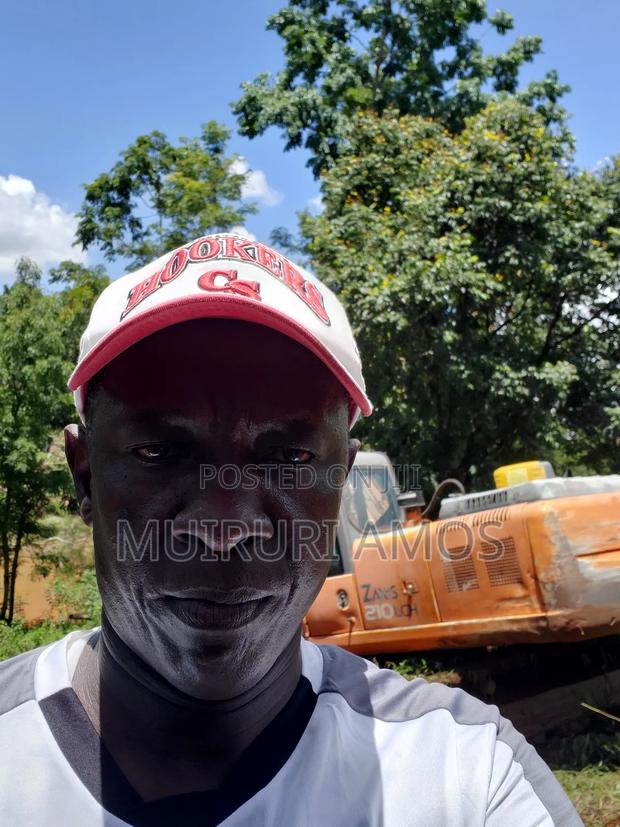 Excavators in Very Good Condition - thumbnail 4