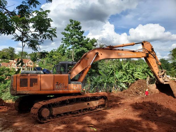 Excavators in Very Good Condition - thumbnail 5