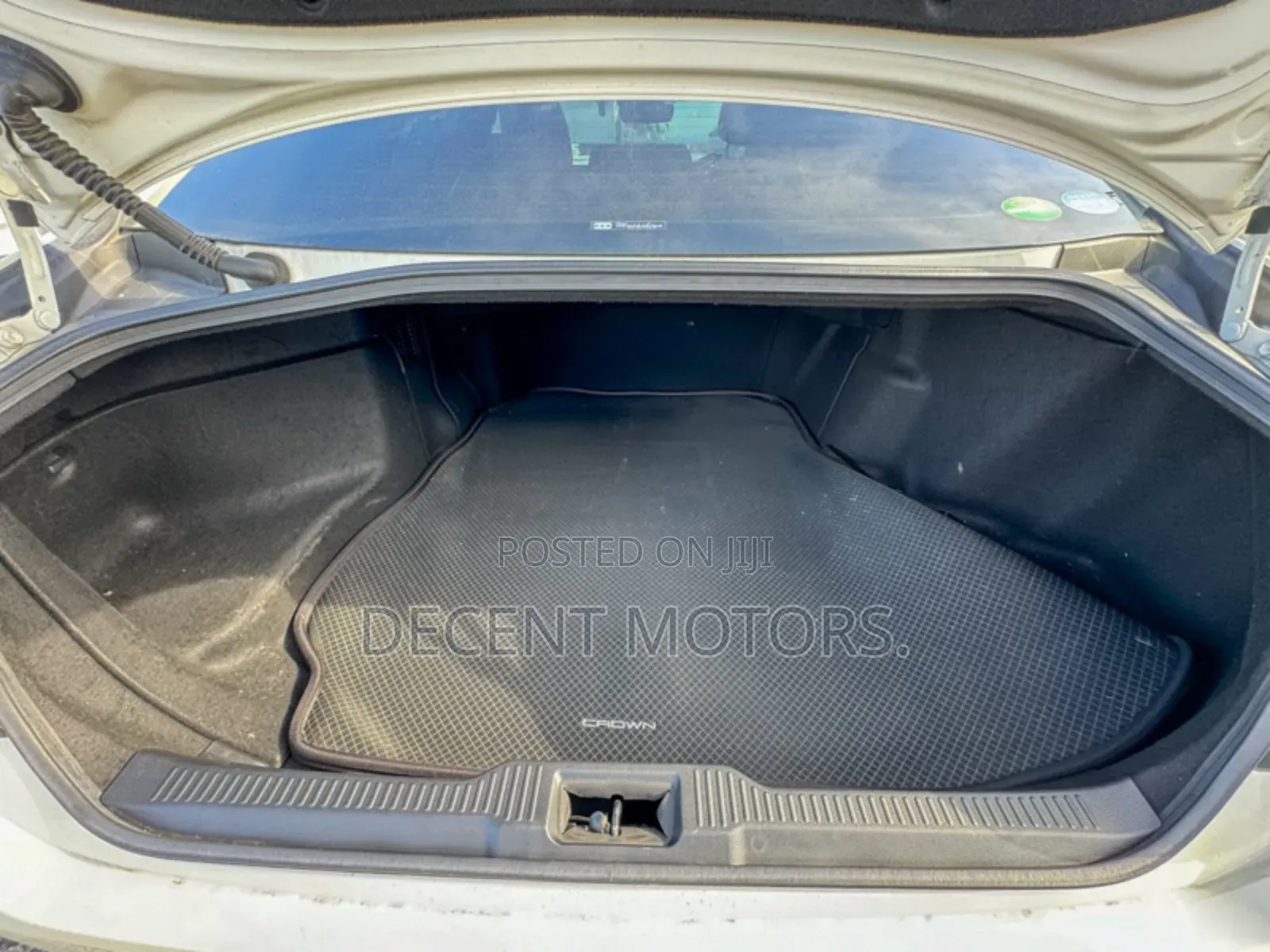 Toyota Crown 2019 White