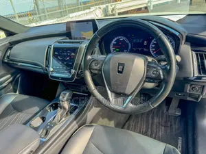 Toyota Crown 2019 White