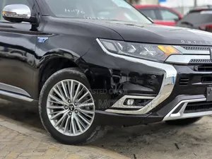 Mitsubishi Outlander 2.0 PHEV AWD 2019 Black