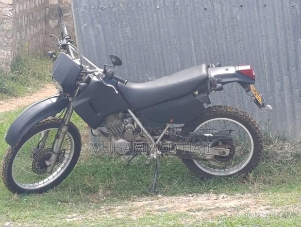 Honda 2010 Red - thumbnail 4