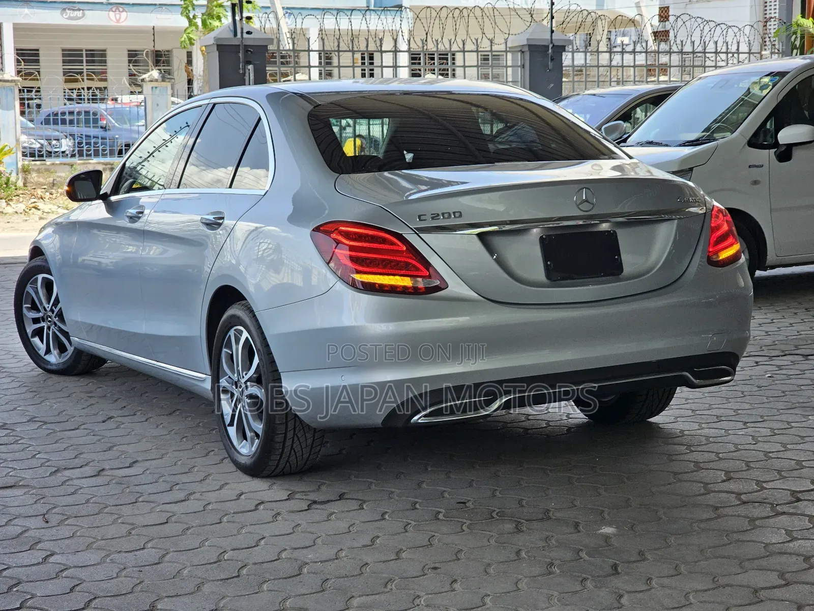 Mercedes-Benz C200 2018 Silver