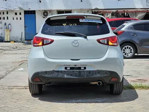 Mazda Demio 2018 Ivory