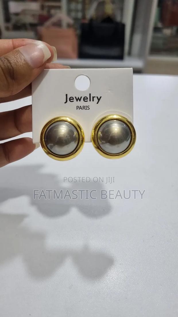 Simple Cute Earrings - thumbnail 2