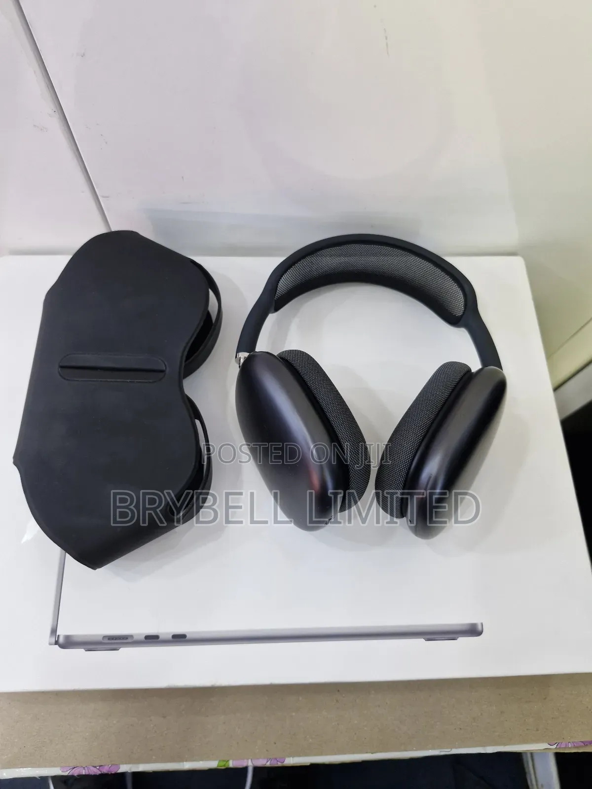 Original Apple Airpods Max, Black, Clean as New