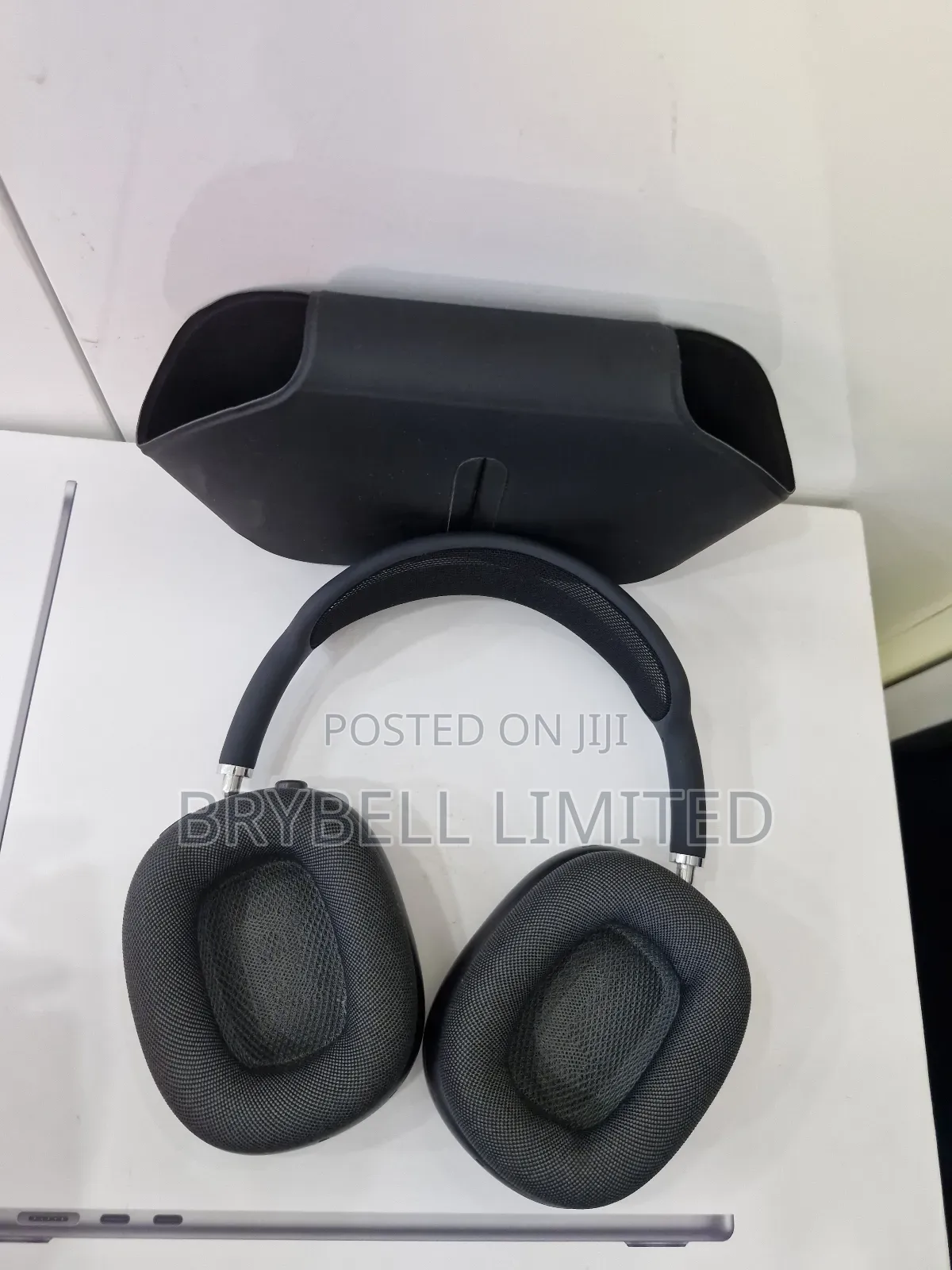 Original Apple Airpods Max, Black, Clean as New