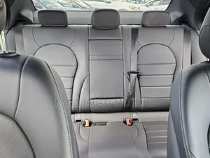 Mercedes-Benz C180 2018 Blue