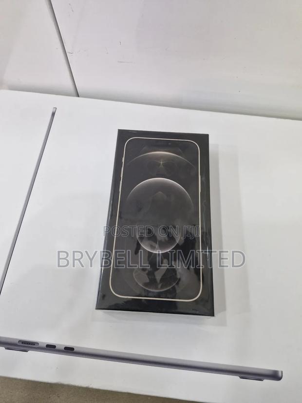 New Apple iPhone 12 Pro 256 GB Black - main view