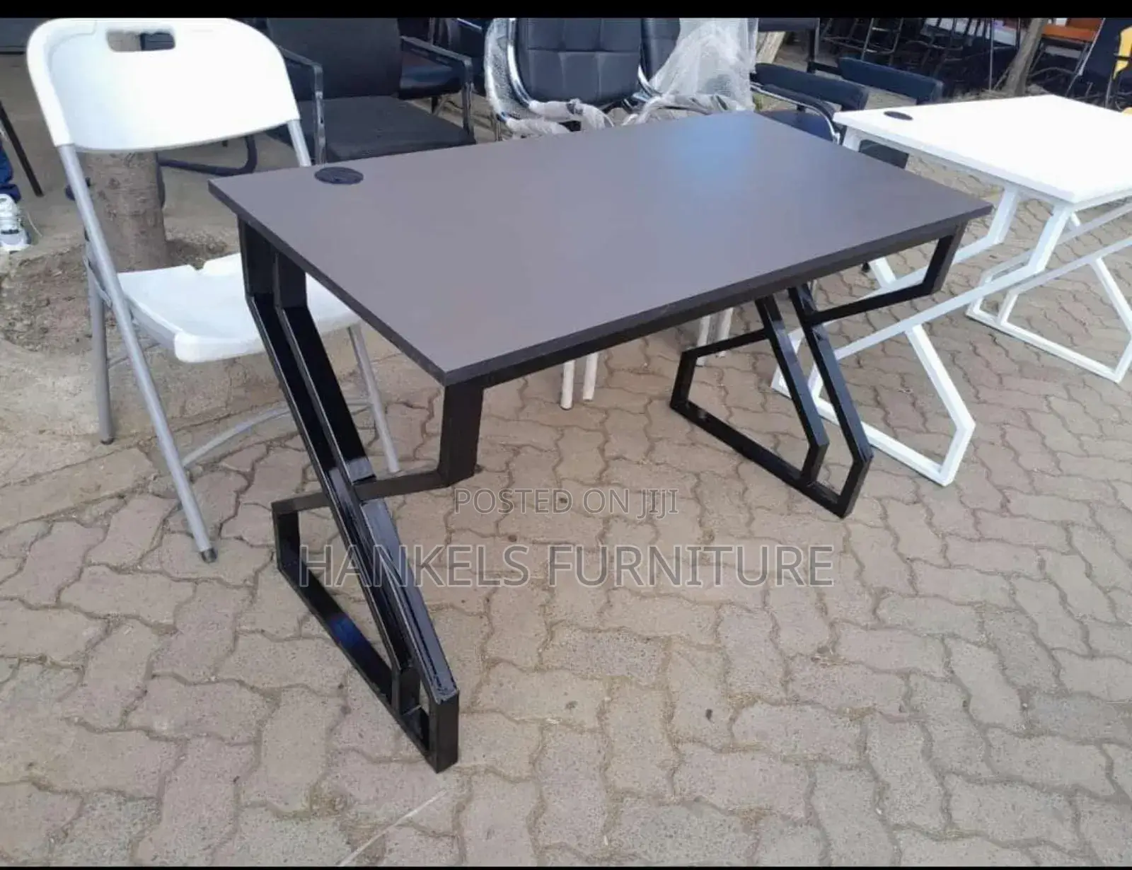 Double Metallic Stand Table