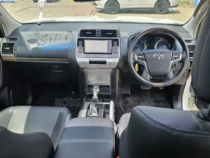 Toyota Land Cruiser Prado 2.8 2018 White