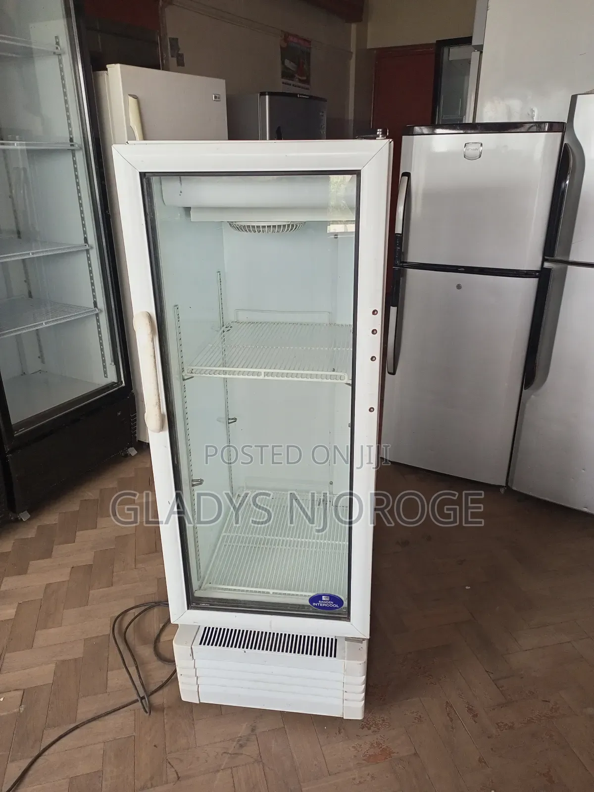 White Medium Display Fridge 200l