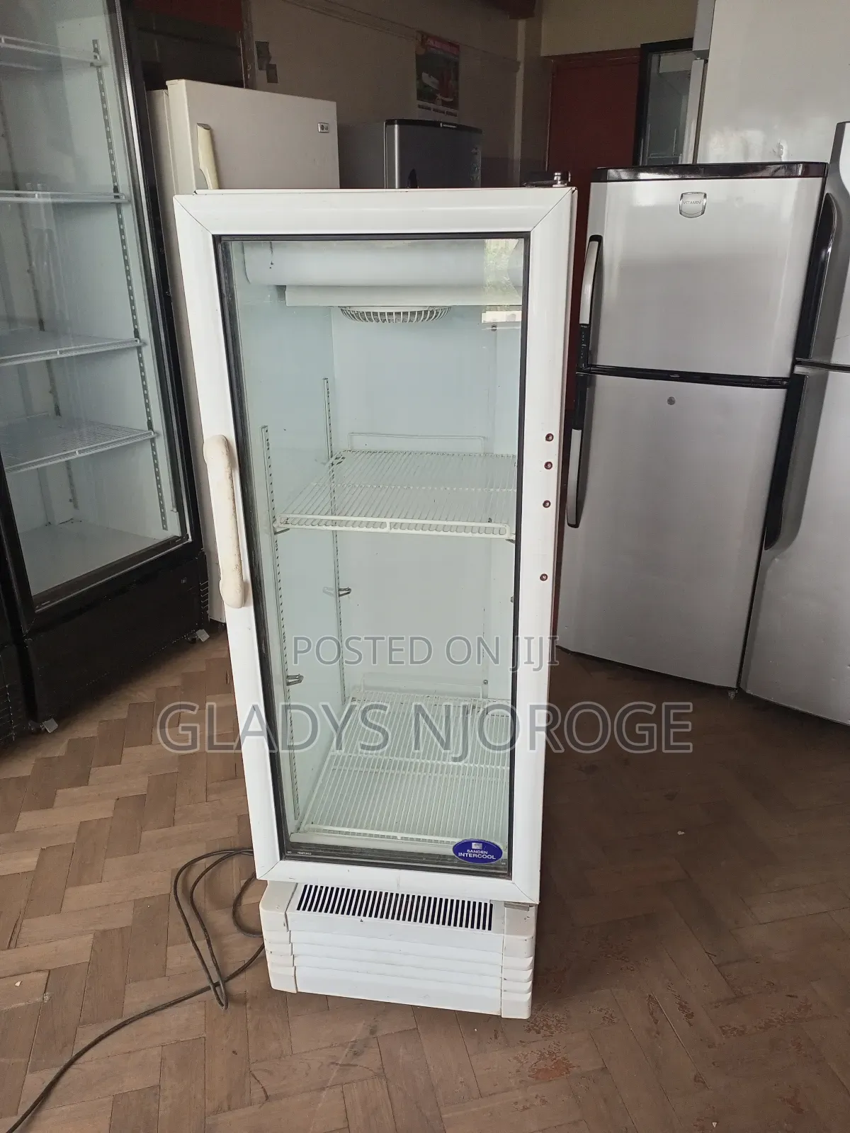 White Medium Display Fridge 200l