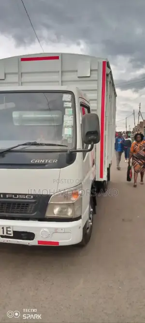 Mitsubishi Fuso Canter 2014 White