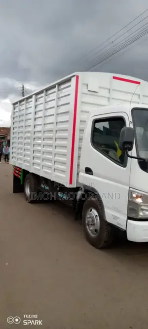 Mitsubishi Fuso Canter 2014 White