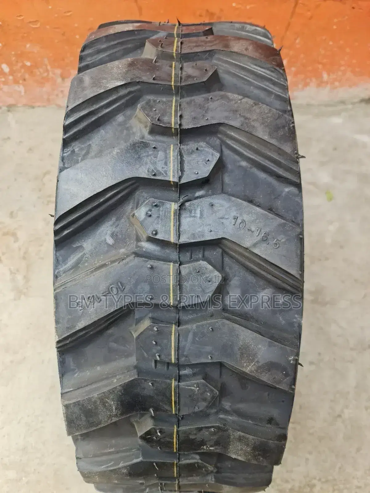 10-16.5 Roadhiker (Tractor Tyres)
