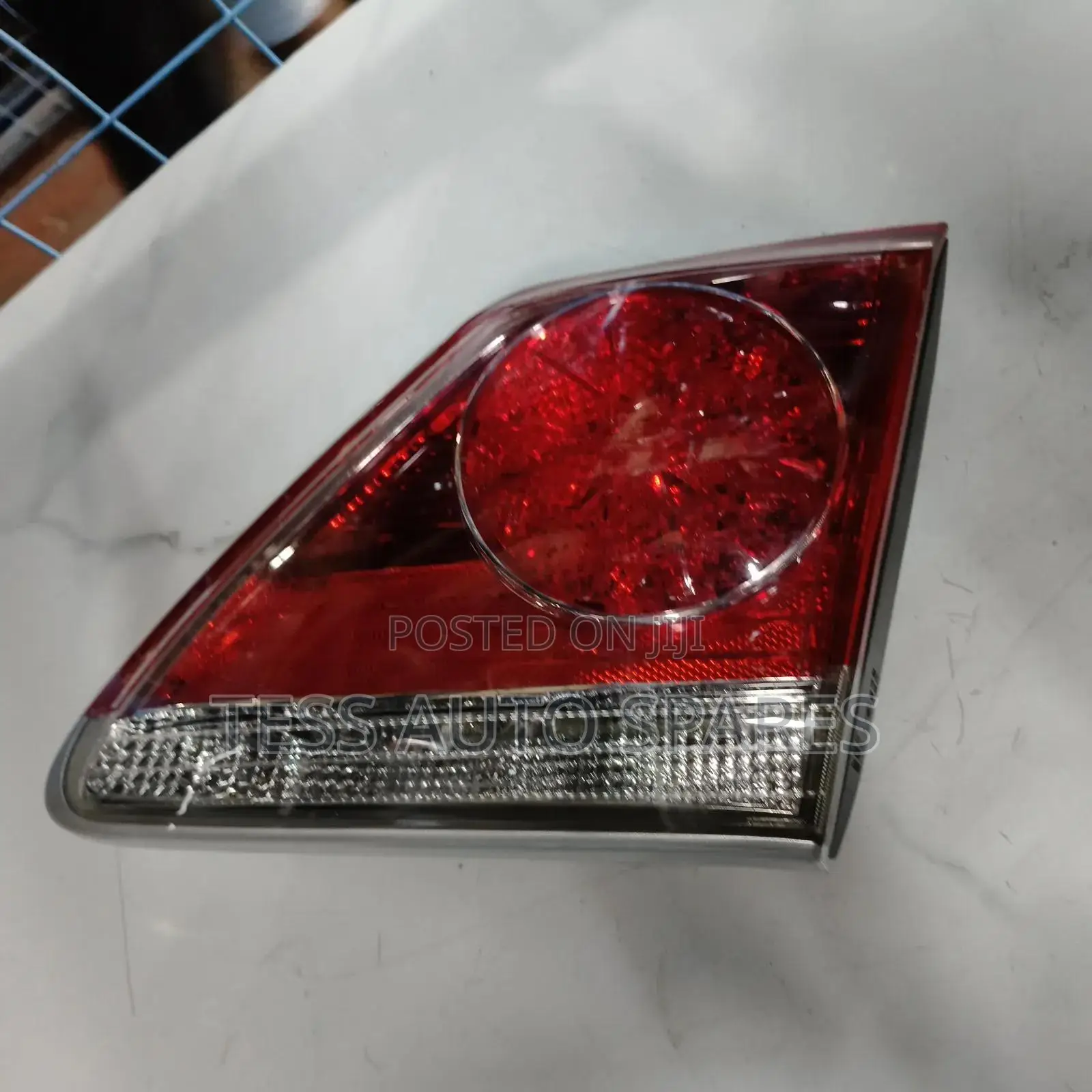 Toyota Crown Bootlamp