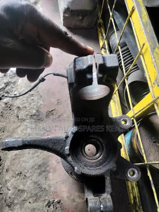 Mazda Demio Zj20 Front Wheel Hub - thumbnail 2