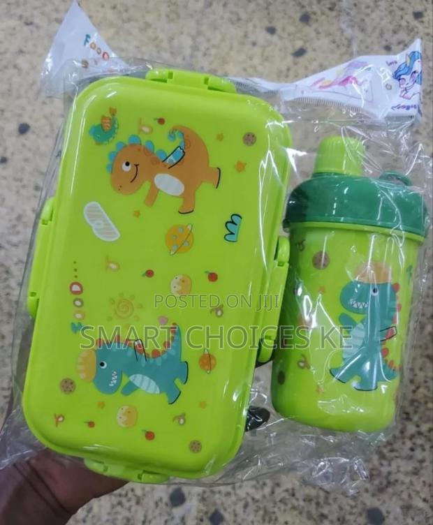 *Gift Pack Snack Set Snack Box {1000ml} + Water Bottle