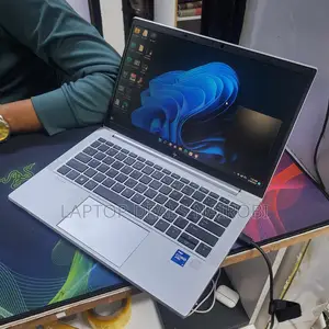 Laptop HP EliteBook 830 G8 16GB Intel Core I7 SSD 512GB