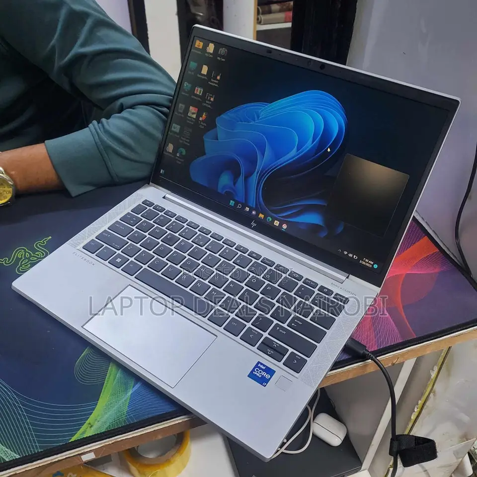 Laptop HP EliteBook 830 G8 16GB Intel Core I7 SSD 512GB