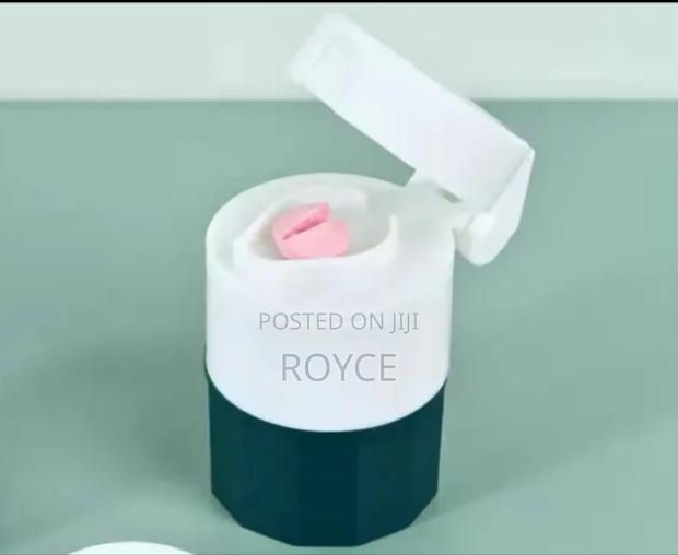 4 in 1 Pill Crasher/ Cutter - thumbnail 3