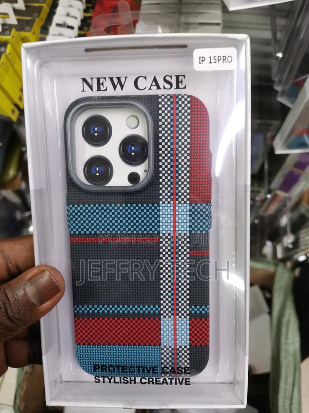 Tribal Genuine Aramid Carbon Fiber Case for iPhone 15 Pro - main view