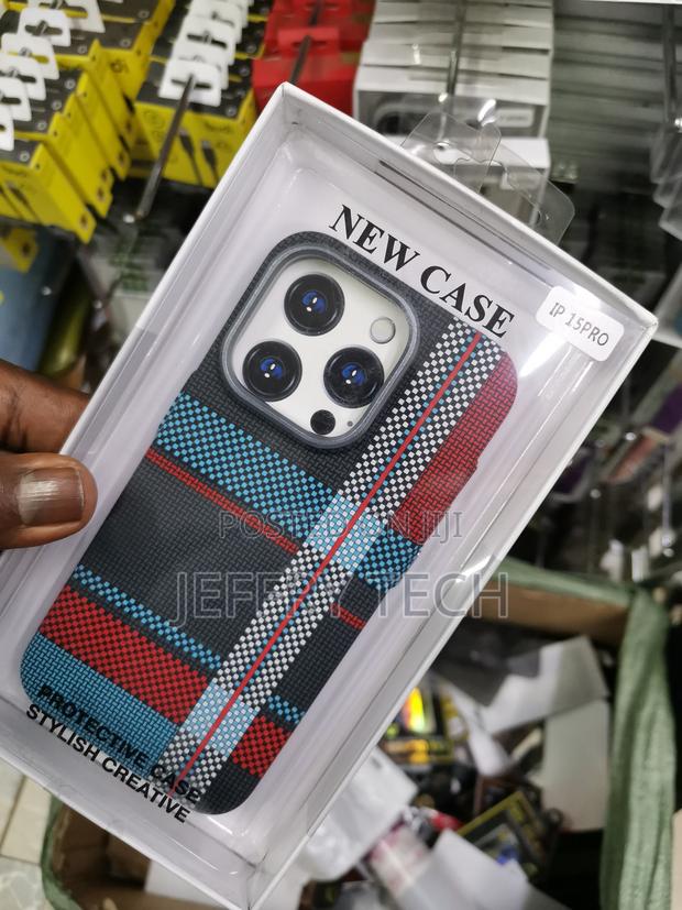 Tribal Genuine Aramid Carbon Fiber Case for iPhone 15 Pro - thumbnail 2