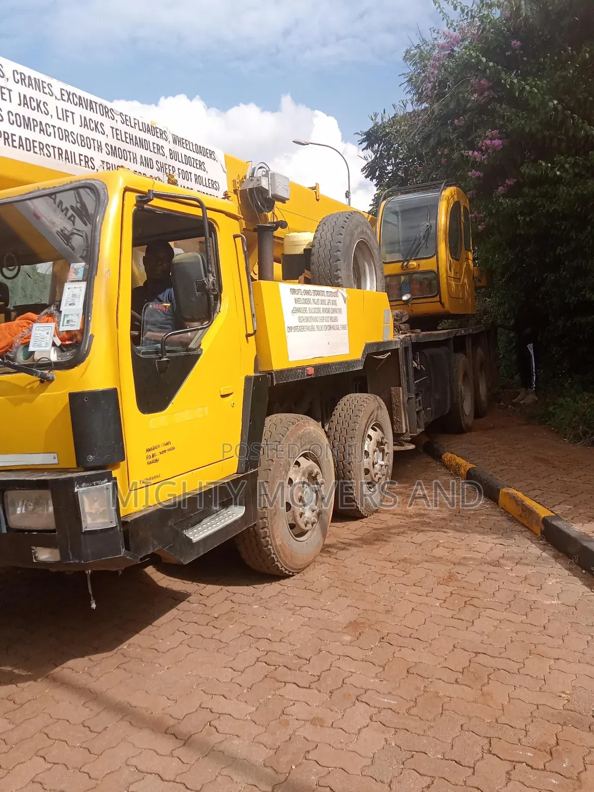 Crane Available for Lifting Jobs