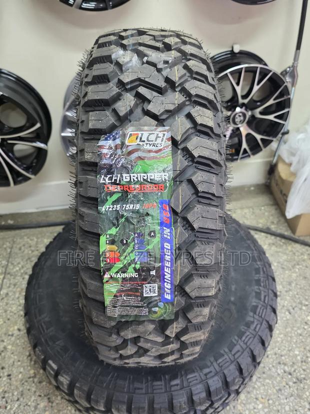 235/75r15 LCH