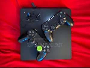 Ps4 Slim, 2 Pads Used Clean