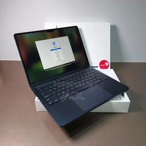 Laptop Apple MacBook Air 2024 M3 13-Inch 8GB Apple M3 SSD 256GB