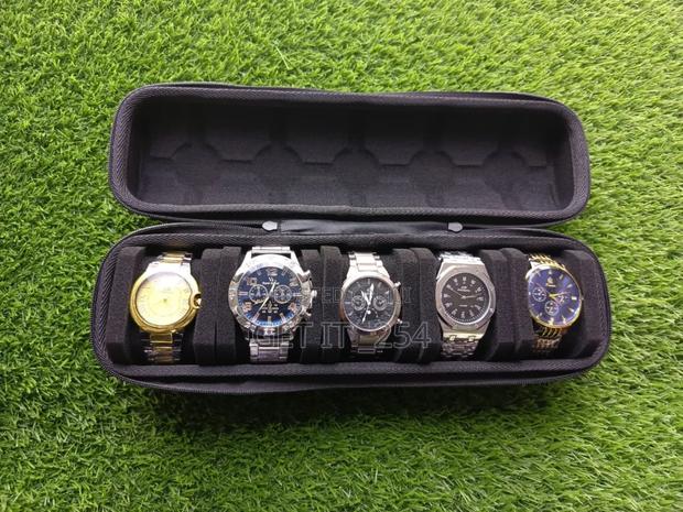 *5 Slots Watch Organizer - main view