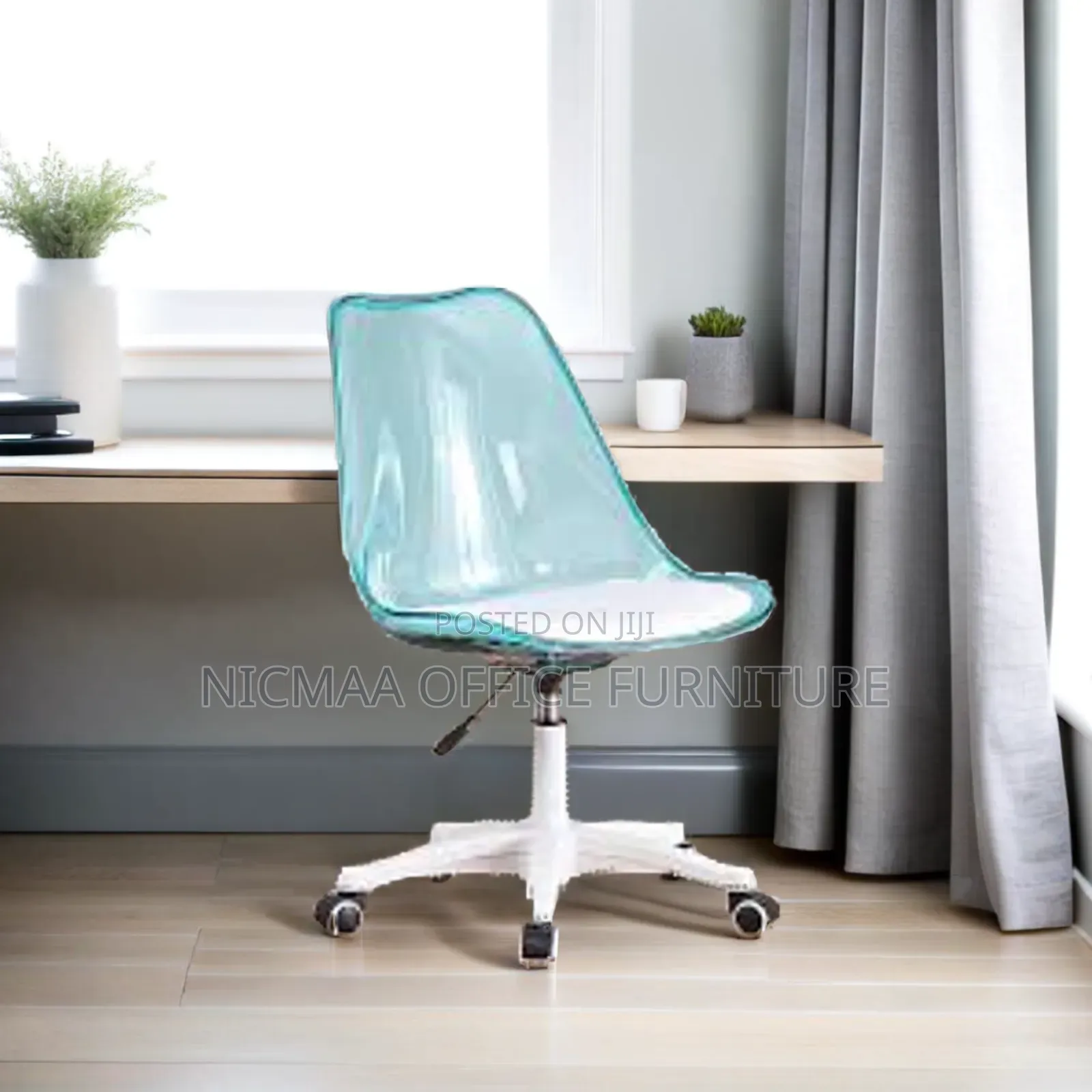 Transparent Eames Office Seat