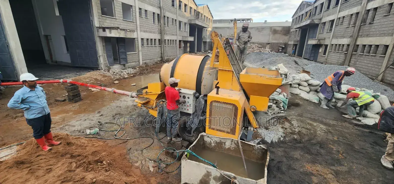 Concrete Pump With Mixer for Hire/Lease
