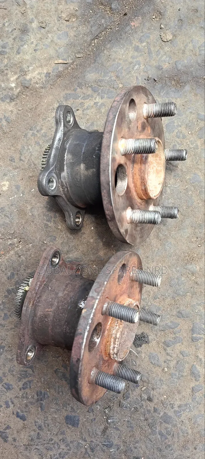 Carina Ti, Premio Nyoka Wheel Hubs Front.