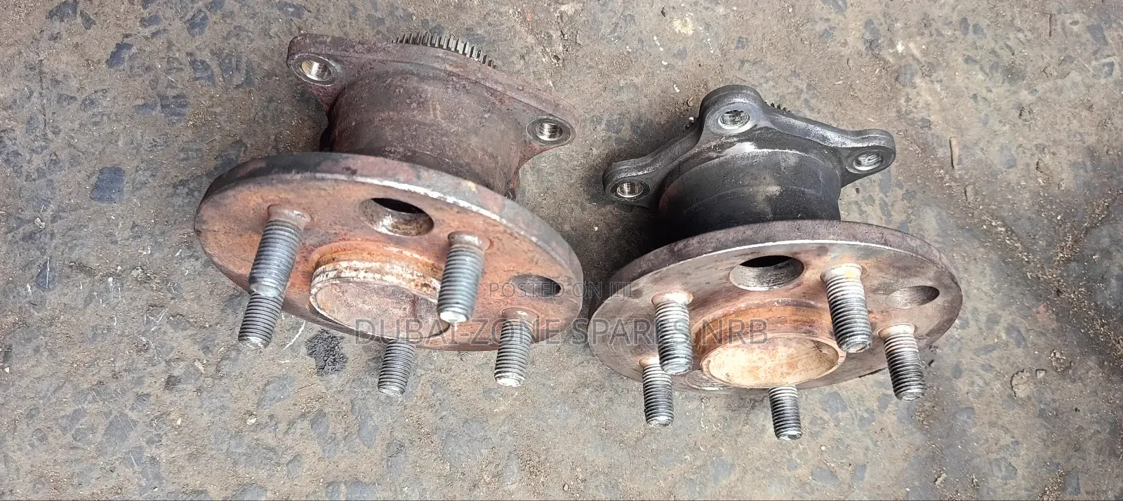 Carina Ti, Premio Nyoka Wheel Hubs Front.