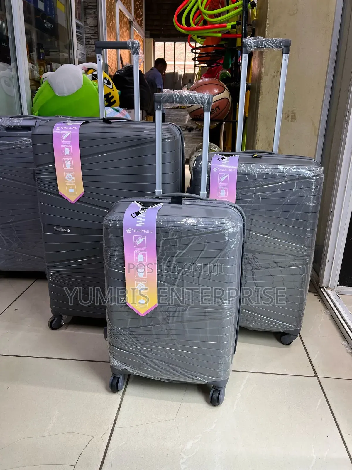 Dark Grey Rubber Unbreakable- Suitcase in 3 in 1 Set