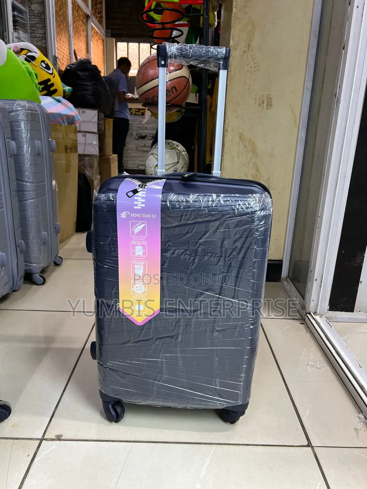 Medium Suitcase (Rubber) at 4000