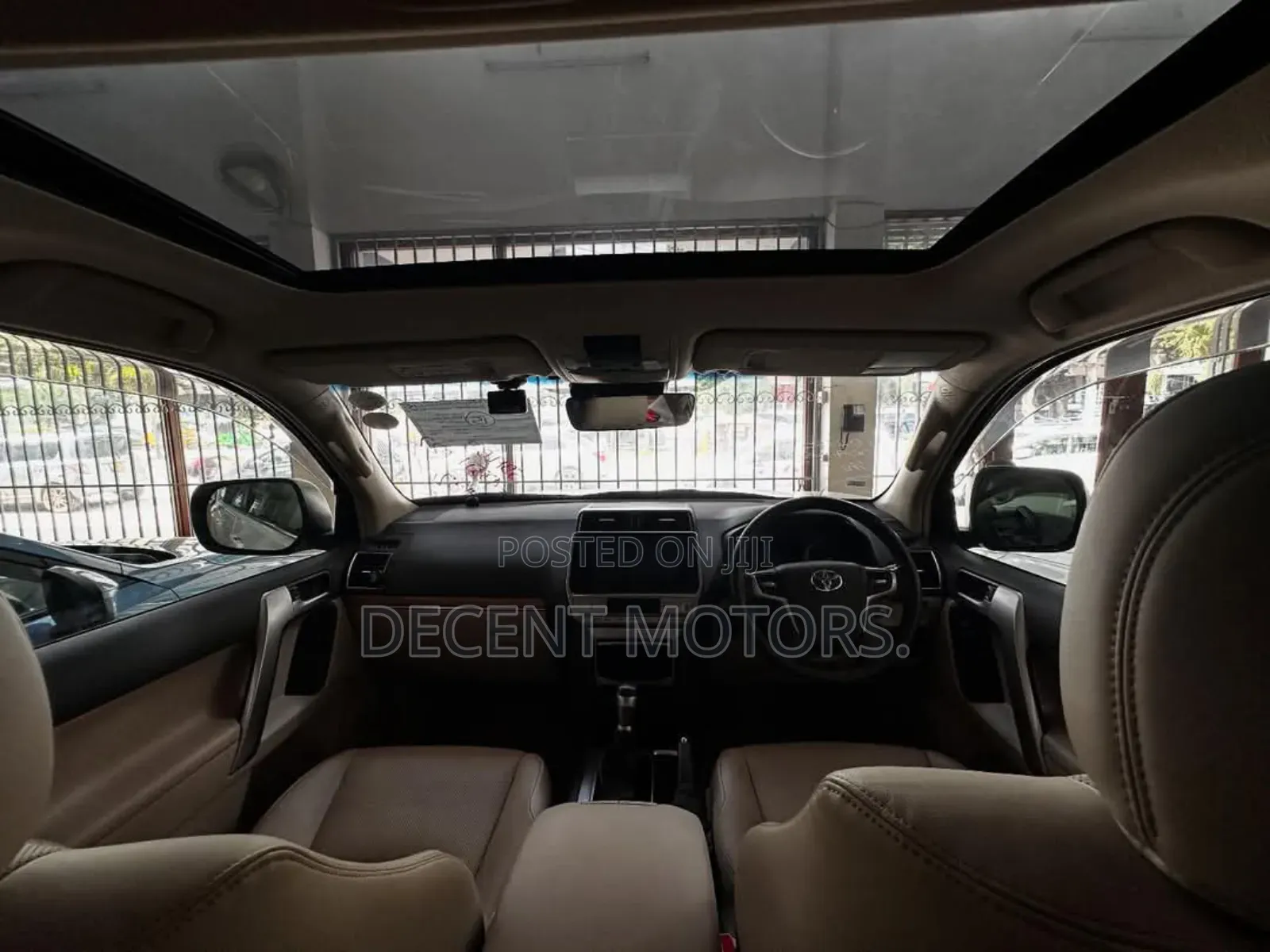 Toyota Land Cruiser Prado 2.8 2019 White