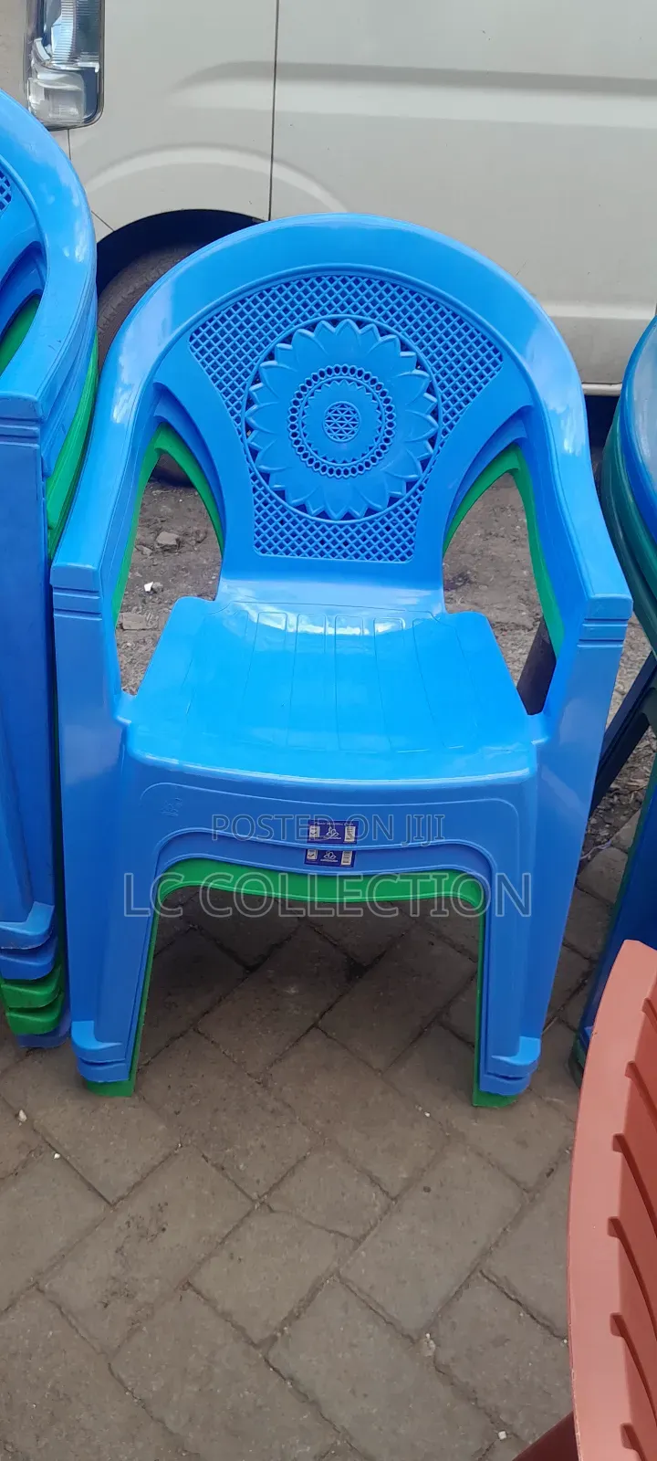 Shoshona Armed Chair
