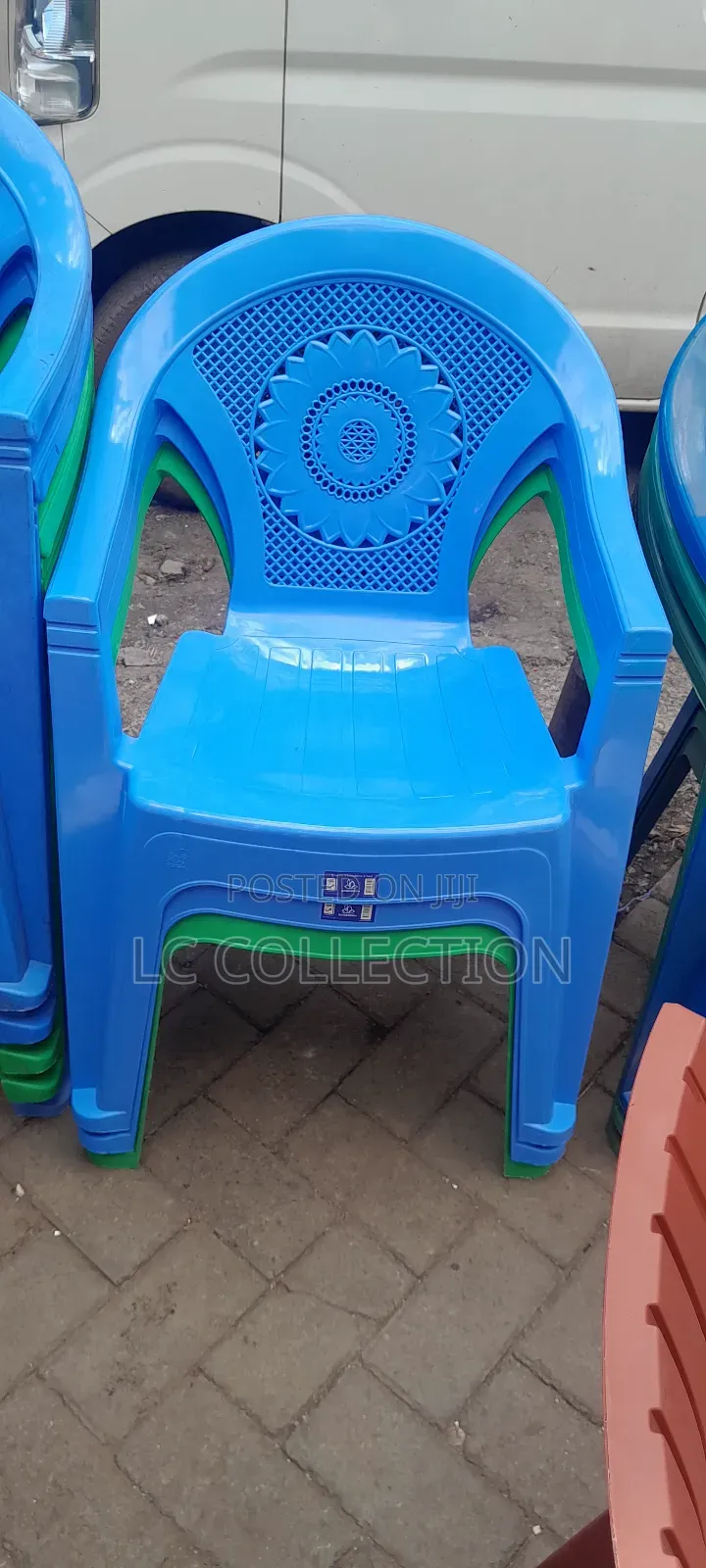 Shoshona Armed Chair