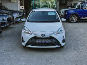 Toyota Vitz 1.5 FWD Hybrid 5dr 2019 Pearl