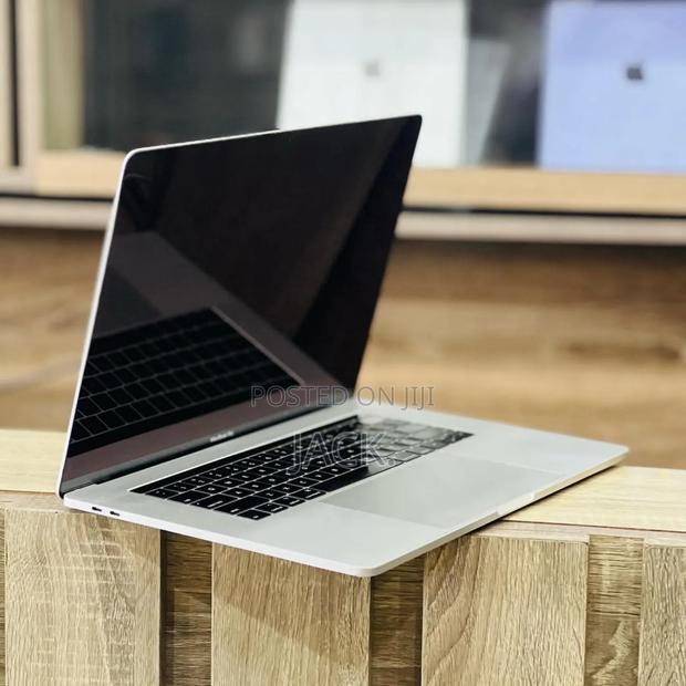 Laptop Apple MacBook Pro 2019 32GB Intel Core I9 SSD 512GB - thumbnail 3