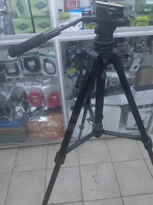 Heavy Duty Camera Tripod Stand Yuteng
