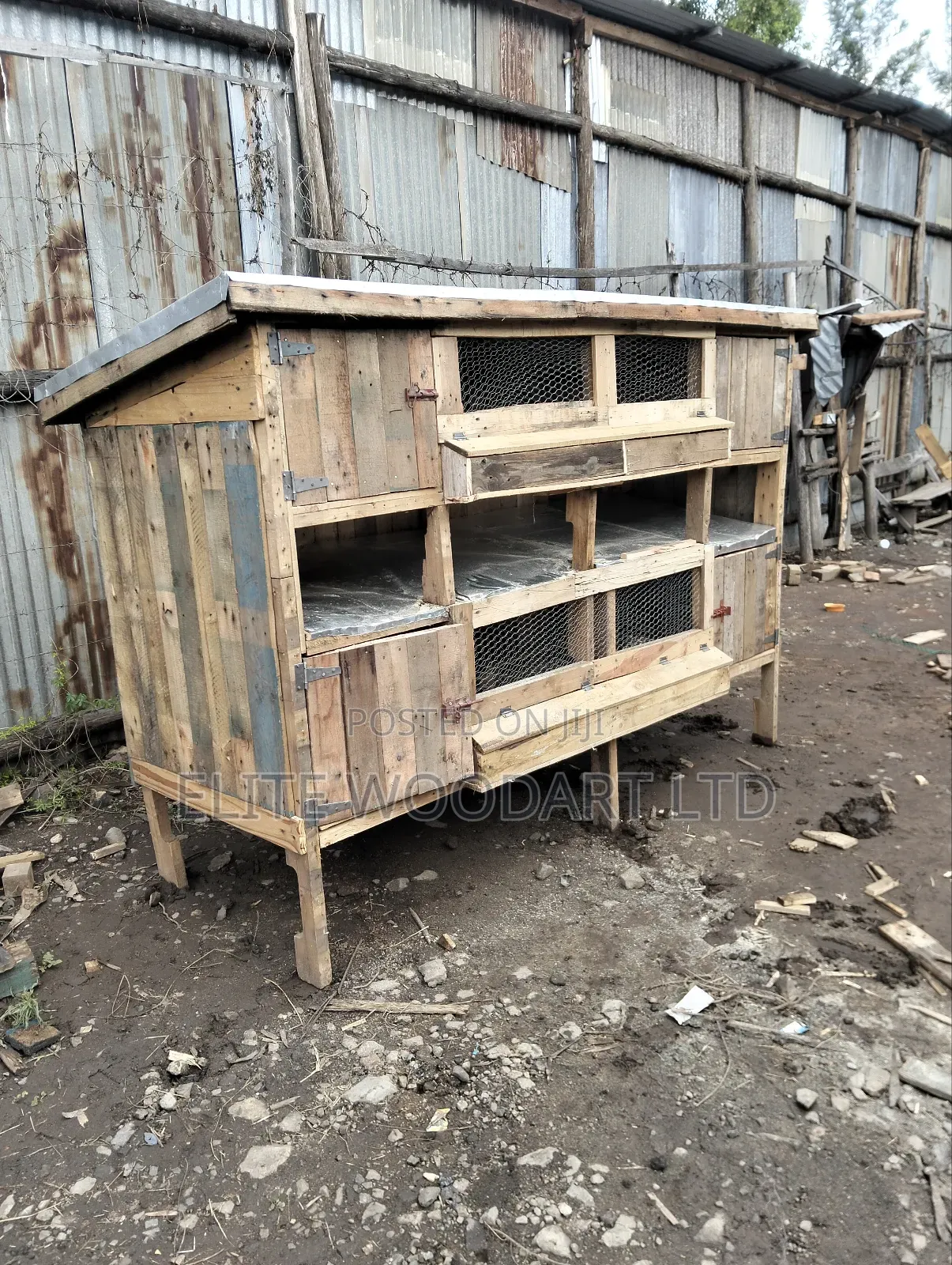 Feathered Home Coop/Cage/Chicken House