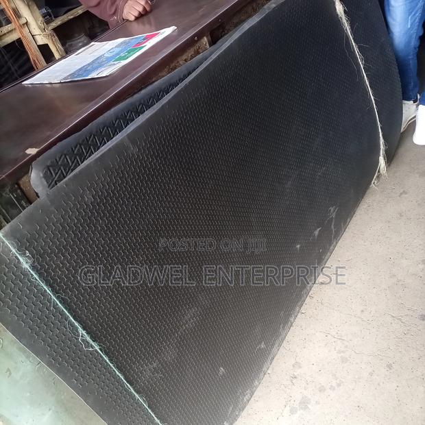 Rubber Cow Mattress Soft and Comfortable 3×5size - main view