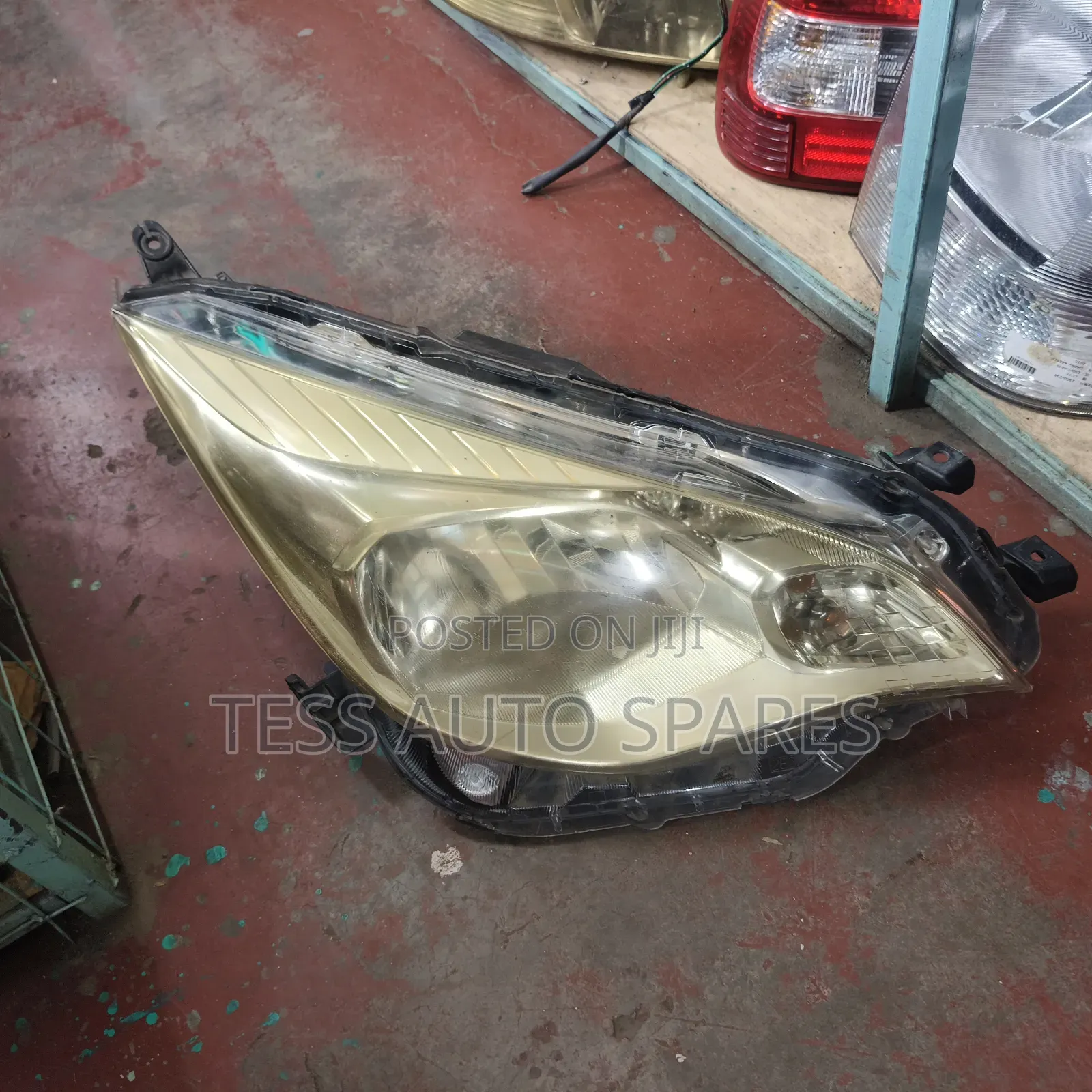 Subaru Trezia Headlight Non Xenon