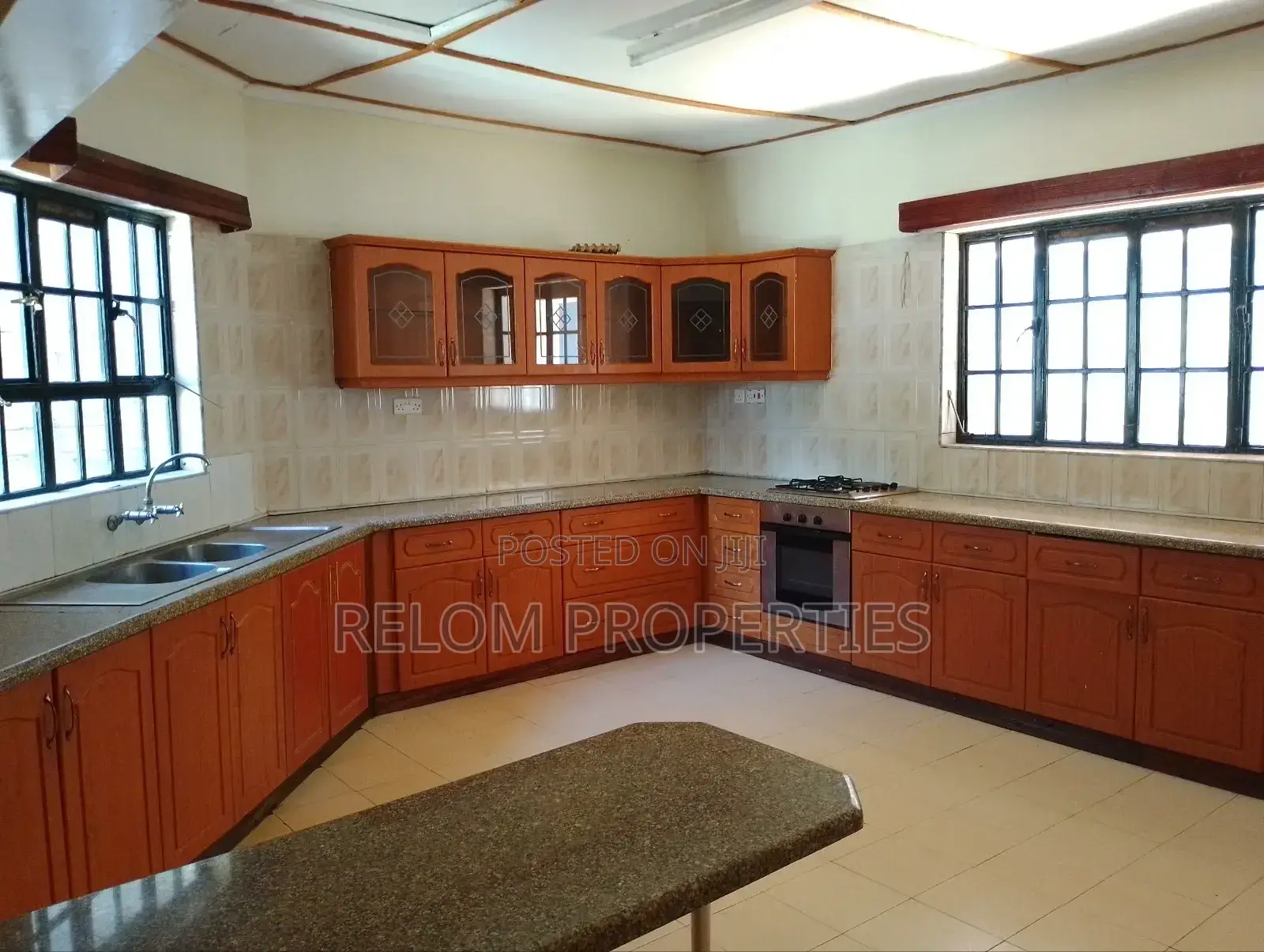 8bdrm Maisonette in Karen for rent